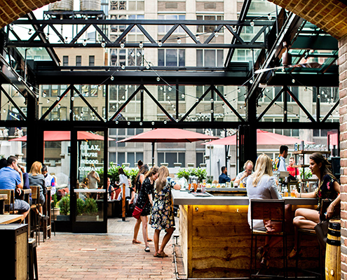 Outside lights and bar | refinery Rooftop